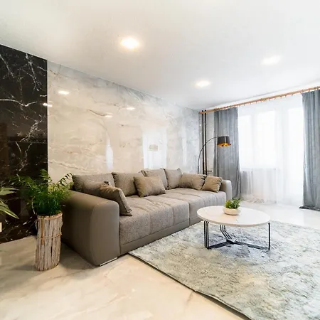 Discreet Apartament Kysucke Nove Mesto